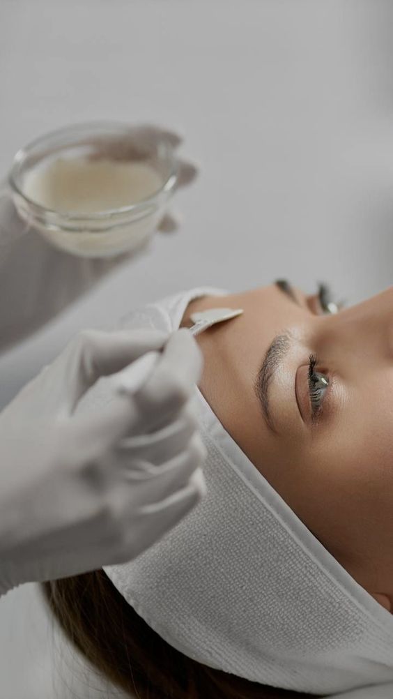 CHEMICAL PEELS THERAPY